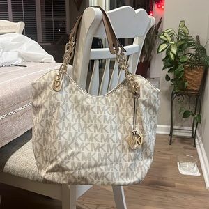 Gorgeous Michael Kors bag in great condition